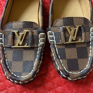 Brand new never worn stylish fashion loafers (kids)